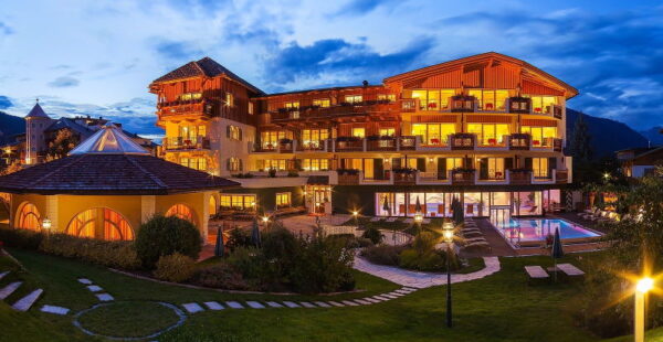 Hotel Mirabell***** – Dolomites