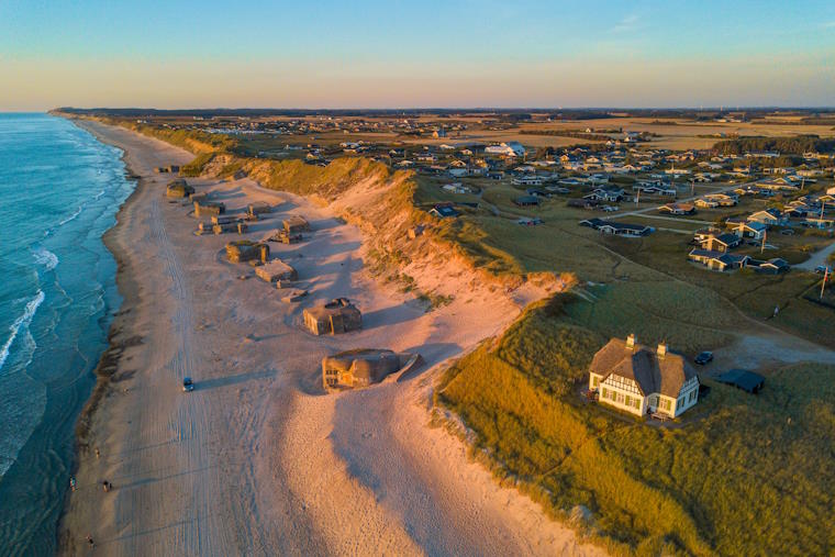 Strand Lokken