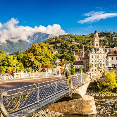 Bei einem Urlaub in Meran der hektischen Alltagswelt entfliehen